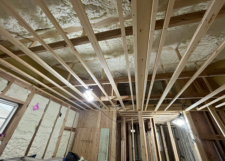 電気工事と断熱工事 | 木の温もりを感じる瓦屋根の家 #6